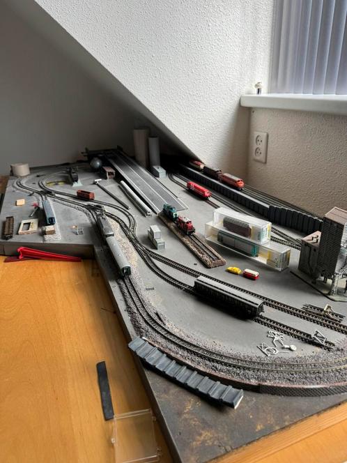 Modelbaan grondplan met heel veel materiaal!, Hobby en Vrije tijd, Modeltreinen | N-Spoor, Gebruikt, Locomotief, Gelijkstroom