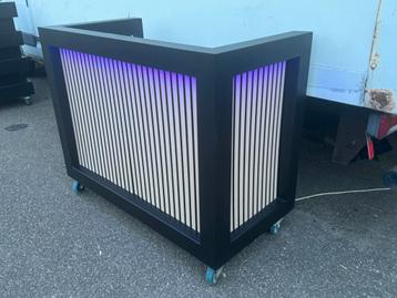 Djbooth mat zwart met rgb led beschikbaar voor biedingen