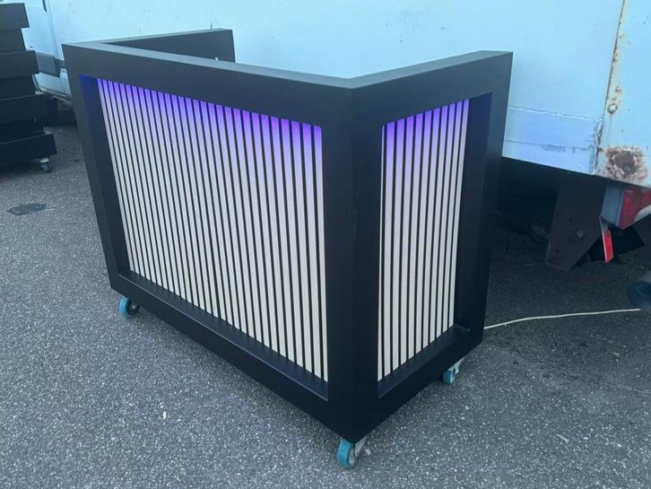 Djbooth mat zwart met rgb led, Muziek en Instrumenten, Dj-sets en Draaitafels, Zo goed als nieuw, Overige merken, Ophalen of Verzenden