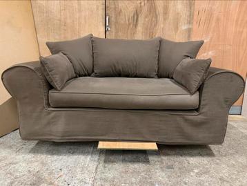 Brede tweezits bank/sofa, van Heeren en Hovelingen, Z.G.A.N. beschikbaar voor biedingen