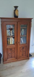 Houten boekenkast met glazen deuren, Ophalen, 100 tot 150 cm, Klassiek, Eikenhout