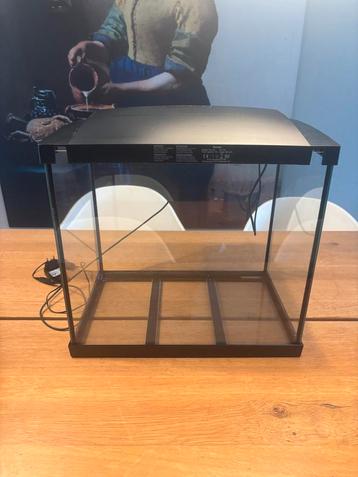 45 liter aquarium beschikbaar voor biedingen