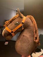Bruine hobbyhorse met accessoires, Ophalen of Verzenden, Zo goed als nieuw