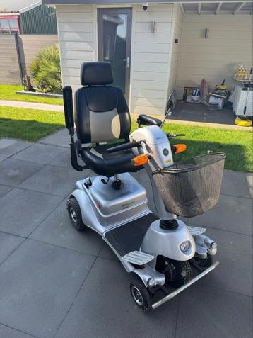 Prachtige volle quingo plus scootmobiel met mandje ZGAN beschikbaar voor biedingen