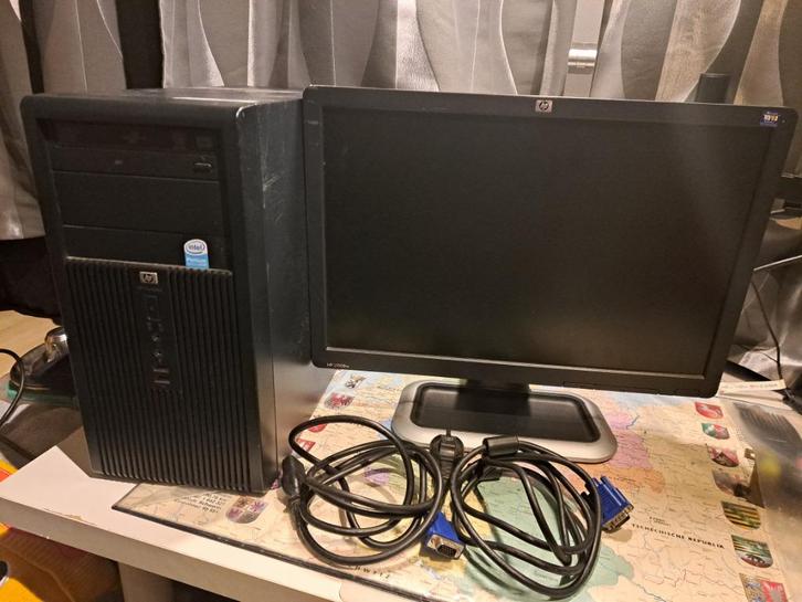 Oude Windows 10 Dekstop, Computers en Software, Desktop Pc's, Gebruikt, Minder dan 2 Ghz, HDD, Minder dan 4 GB, Met monitor, Ophalen