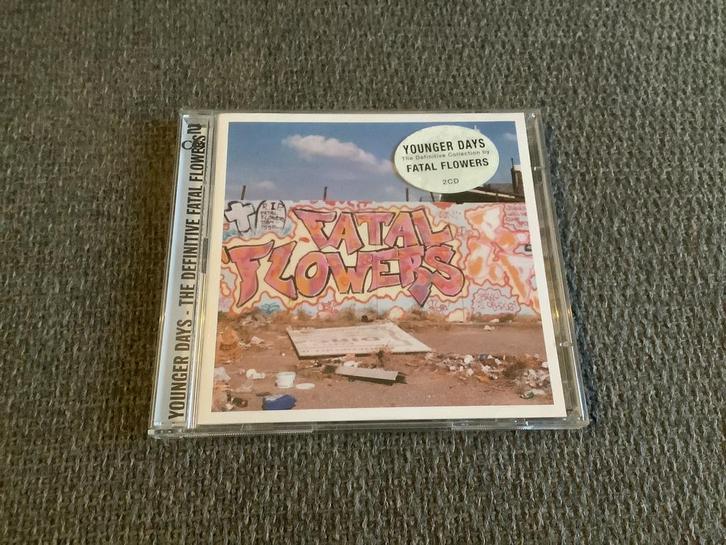 Fatal Flowers-Younger Days-The Definitive Fatal Flowers 2cd, Cd's en Dvd's, Cd's | Rock, Gebruikt, Alternative, Ophalen of Verzenden