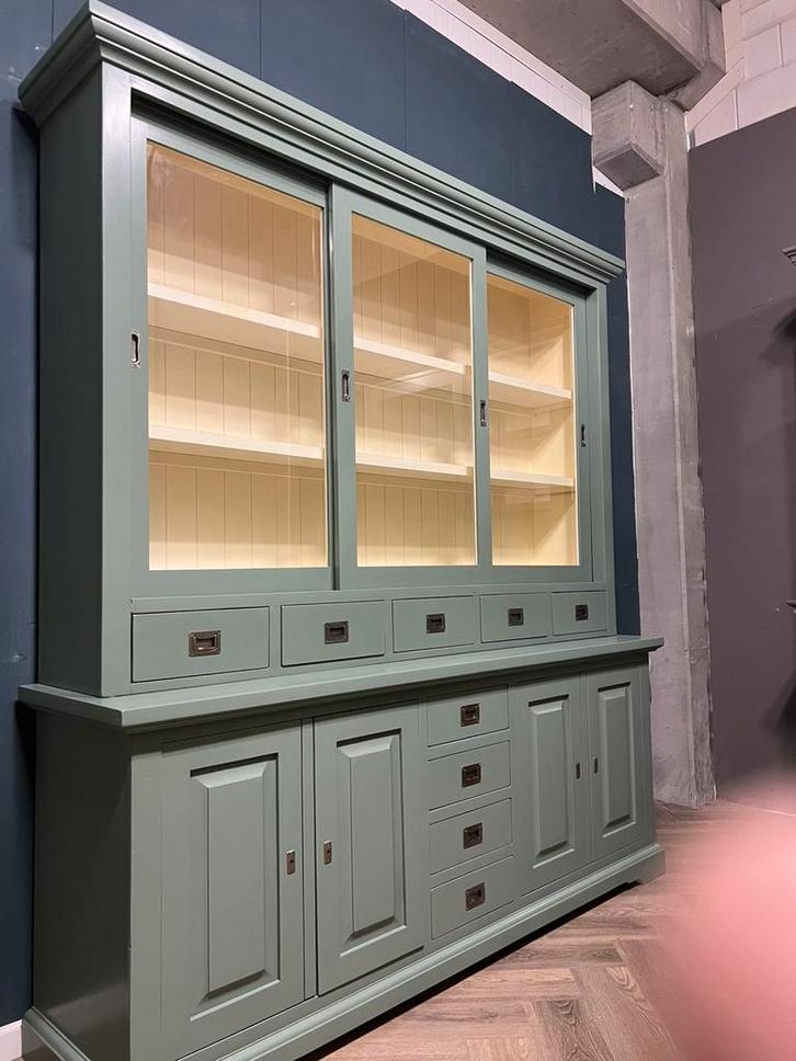 buffetkaste / winkelkast /vitrinekast /servicekast, Huis en Inrichting, Kasten | Buffetkasten, Zo goed als nieuw, 200 cm of meer