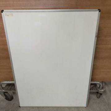 8 whiteboarden 90x120cm- worden alleen als partij verkocht beschikbaar voor biedingen