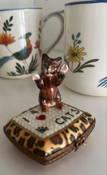 I Love cats Lovely Limoges porselein pillendoosje kat kitten beschikbaar voor biedingen