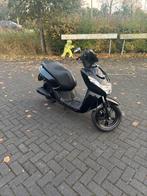 Peugot kisbee 2012, Fietsen en Brommers, Scooters | Peugeot, Ophalen, Zo goed als nieuw, Benzine, Overige modellen