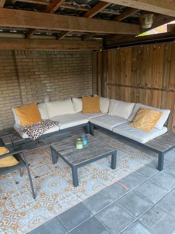 Mooie loungeset voor buiten! beschikbaar voor biedingen