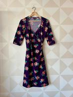 King Louie Cross Dress jurk paars bloemen M/38 zgan, Kleding | Dames, Jurken, Maat 38/40 (M), Paars, Ophalen of Verzenden, Zo goed als nieuw