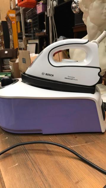 Bosch stoomstrijkijzer plus stoomstation.  beschikbaar voor biedingen