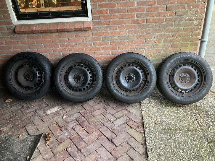 Winterbanden met velgen 225 55 16 Ford Volvo, Auto-onderdelen, Banden en Velgen, Banden en Velgen, Winterbanden, 16 inch, 205 mm