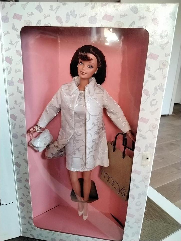 Barbie City Shopper NRFB, Kinderen en Baby's, Speelgoed | Poppen, Nieuw, Barbie, Ophalen of Verzenden