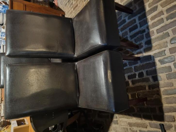 6 donkerbruine stoelen gratis, Huis en Inrichting, Stoelen, Zo goed als nieuw, Vijf, Zes of meer stoelen, Bruin, Ophalen