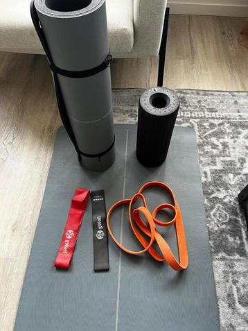 Yoga mats, roller, bands beschikbaar voor biedingen