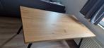 Houten Eettafel met Metalen Poten, Ophalen