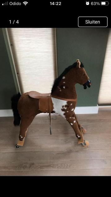Speelgoed paard op wielen beschikbaar voor biedingen