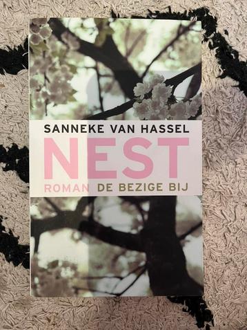 NEST sanneke van hassel boek beschikbaar voor biedingen