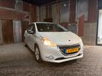 Peugeot 208 1.2 VTI 60KW/82PK 5-D 2014 Parlmoer wit | Cruise, Auto's, Voorwielaandrijving, Stof, 1199 cc, Wit
