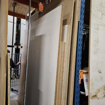 Partij grote houten platen / meubelplaat / spaanplaat - 18 beschikbaar voor biedingen