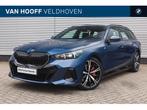 BMW 5 Serie Touring 550e xDrive M Sport Automaat / Trekhaak, Gebruikt, Blauw, Hybride Elektrisch/Benzine, 313 pk