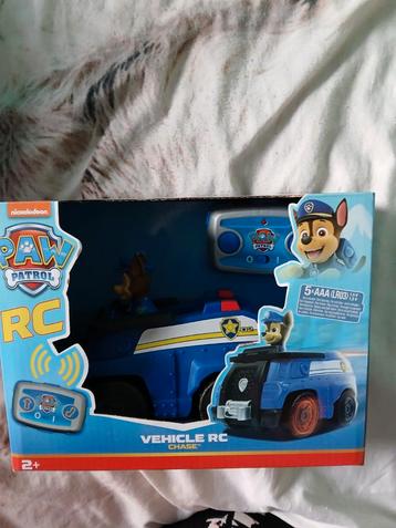Paw Patrol 1:24 Chase RC Vehicle,bestuurbare politieauto.  beschikbaar voor biedingen