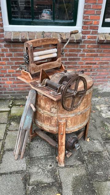 Antieke Houten Wasmachine met Wringer beschikbaar voor biedingen
