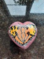 stenen hart met vlinders, Ophalen of Verzenden, Nieuw, Fantasy