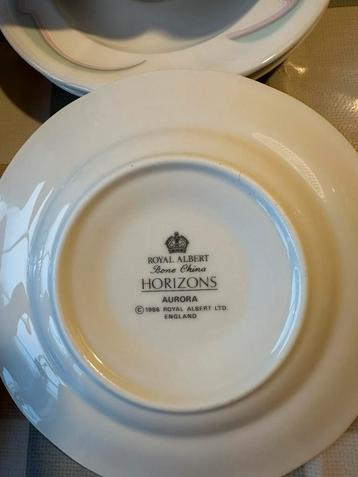 Royal Albert Horizons Aurora kop en schotel beschikbaar voor biedingen
