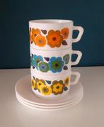 Drie vintage Arcopal Lotus kop en schotels, Ophalen of Verzenden, Beker of Kan