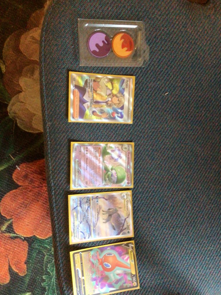 complete scarlet-violet box, Ophalen, Zo goed als nieuw, Meerdere kaarten