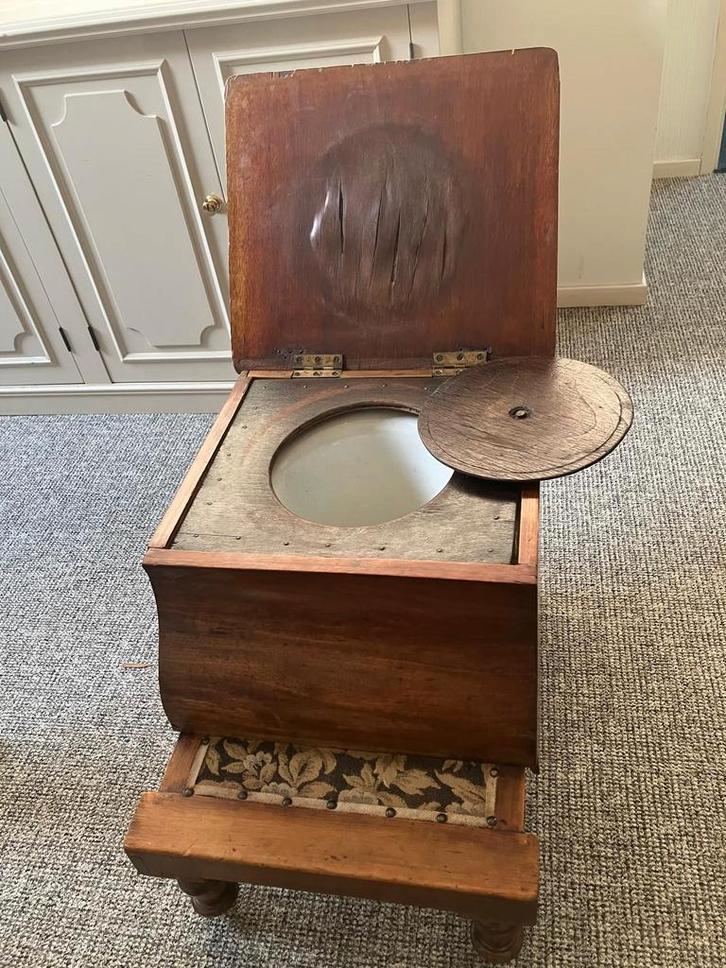 Antieke houten poepdoos / toiletstoel, Antiek en Kunst, Antiek | Meubels | Stoelen en Banken, Ophalen