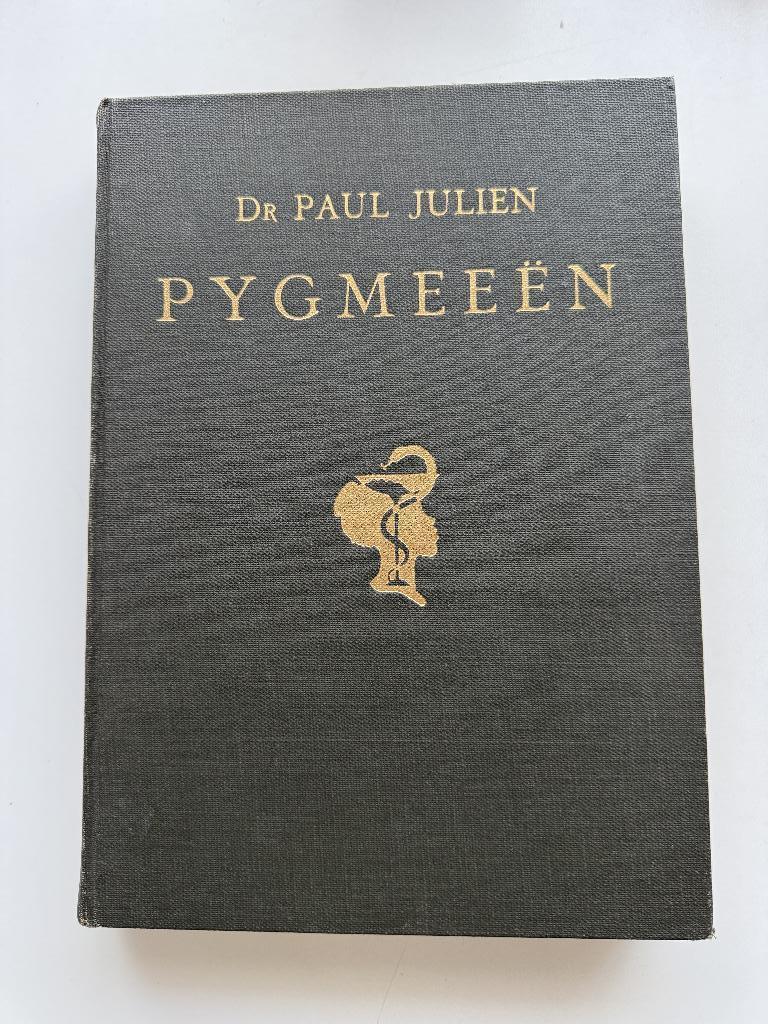 boeken Dr. Paul Julien, oa Pygmeeën en De eeuwige wildernis, Afrika, Ophalen of Verzenden, Zo goed als nieuw, 20e eeuw of later