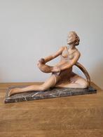 Art Deco beeld vrouw met vogel, Antiek en Kunst, Ophalen
