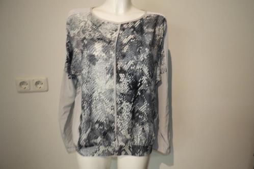 Marccain top shirt snake print lijfje grijze mouwen N4/40, Kleding | Dames, Tops, Zo goed als nieuw, Maat 38/40 (M), Grijs, Lange mouw