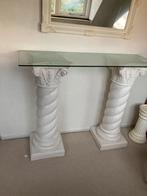 Tafel van gipsen pilaren met glasplaat, Huis en Inrichting, Woonaccessoires | Zuilen en Pilaren, Ophalen, Zo goed als nieuw
