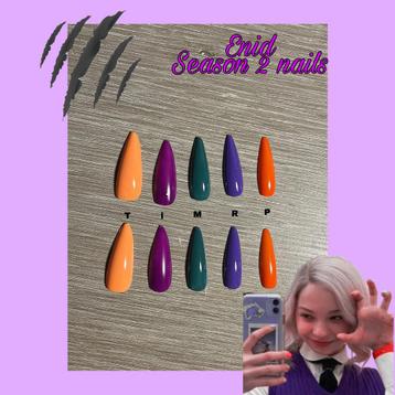 Enid Sinclair nagels beschikbaar voor biedingen