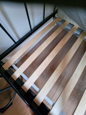Ikea zwart stalen bed 160x200/ lattenbodem en matrassen - afbeelding 5