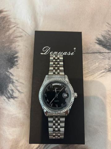 Horloge zwart beschikbaar voor biedingen