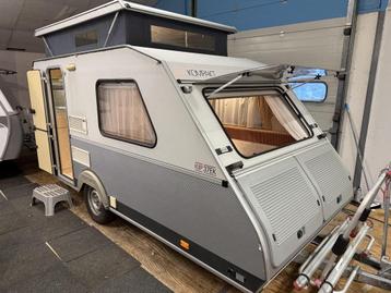 KIP KOMPAKT 37 EK LANGSLAPER TOILET EN EEN TENT (NETJES) beschikbaar voor biedingen