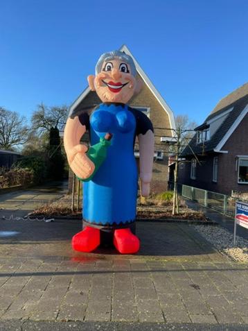 naast de Abraham 4,5 meter nu ook de Sarah 4,5 meter hoog beschikbaar voor biedingen