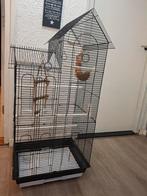 Mooie vogelkooi met alle toebehoren voer drinkbakken, speelt, Dieren en Toebehoren, Vogels | Hokken en Kooien, Ophalen of Verzenden