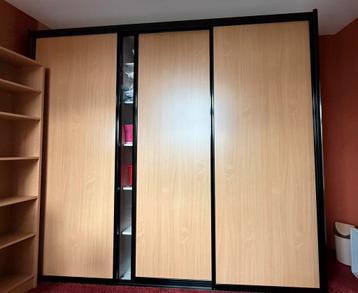 Grote Svedex beukenkast met schuifdeuren, 270x68x240 cm beschikbaar voor biedingen