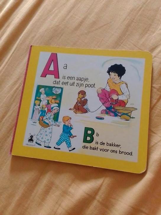 Rie Cramer A is een Aapje - Nostalgisch ABC Boekje, Boeken, Kinderboeken | Baby's en Peuters, Zo goed als nieuw, 2 tot 3 jaar