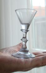 Antiek lood glas met afgekapt onderkant, Antiek en Kunst, Antiek | Glas en Kristal, Ophalen of Verzenden