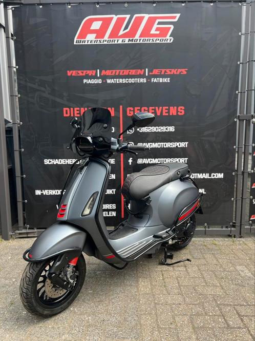 ZEER NETTE Vespa Sprint E5 BROM mat grijs GRATIS BEZORGD!, Fietsen en Brommers, Brommers | Vespa, Zo goed als nieuw, Maximaal 45 km/u