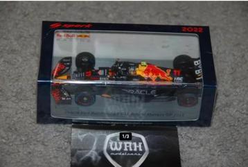 SALE !! 1:43 RED BULL F1 RB18 PEREZ SPARK S8533 WRH beschikbaar voor biedingen