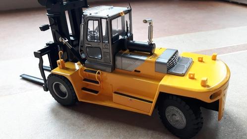 Hyundai 250D-7E  hydraulische zware diesel vorkheftruck 1/35, Hobby en Vrije tijd, Modelauto's | Overige schalen, Nieuw, Overige typen